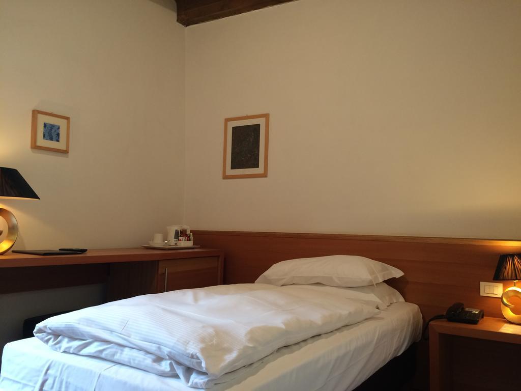 Relais Palazzo Lodron Rovereto (Trentino Alto Adige) Quarto foto